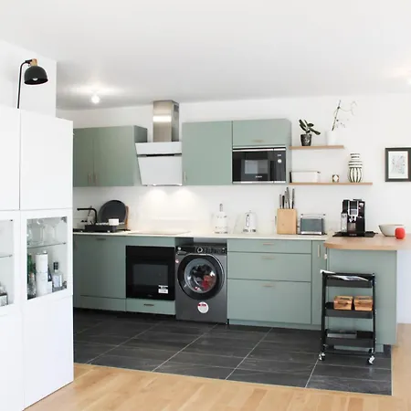 Lejlighed Spacious 2-bedroom Near Paris *
